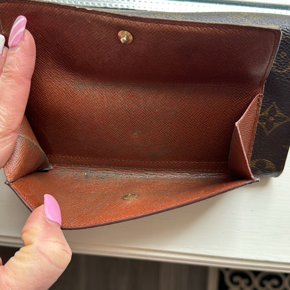 Louis Vuitton Vintage Wallet - Picture 9 of 9